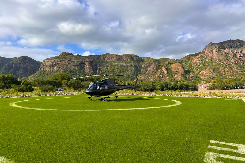 Vuelos Escenicos Y Aventuras En Helicoptero En Loreto Durante La Temporada De Ballenas