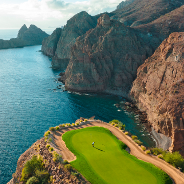 Dramatic Par Threes: One-Shot Wonders