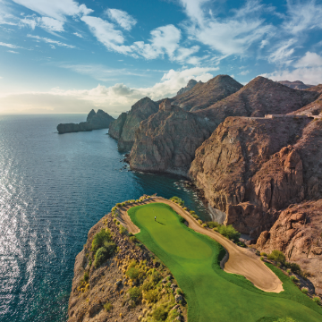 Dazzling Danzante Bay offers adventure and opportunity