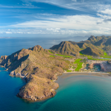 Discover blue mind travel: The latest wellness trend for water lovers