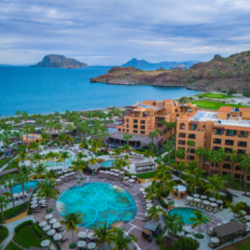 Discover blue mind travel: The latest wellness trend for water lovers
